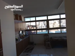  8 روف عباره عن استوديو