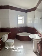  9 شقه للإيجار من المالك مباشره بشارع احد