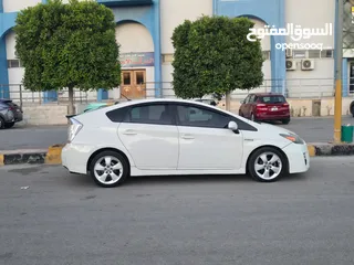  4 تويوتا بريوس 2012  للبيع كاش
