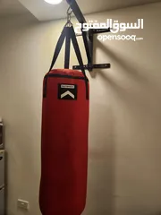  1 Boxing bag with wall mount