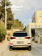  4 هيونداي توسان 2018  فل الفل مسكررر اضافات بحالة الوكاله