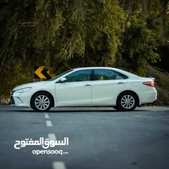  7 TOYOTA CAMRY Excellent Condition 2017 White