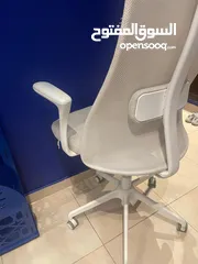  4 كرسي مكتبي ابيضّ اللون من ايكيا