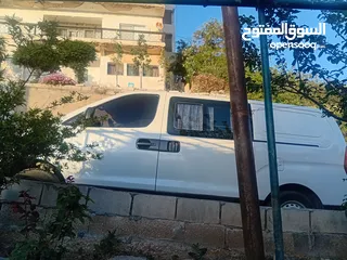 3 باص هيونداي van H1  ابيض