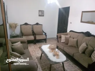  12 طقم كنب بحال الوكاله للبيع بسعر طري  ممتاز والخشب ميه ميه وجامد