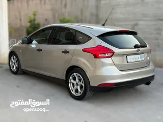  8 سيارة فورد فوكس 2016 بوضع ممتاز للبيع كاش بداعي السفر