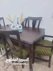  5 طاوله سفره خشب زان بالكامل 6 كراسي ضغط استعمال اشي بسيط جداً.. نظامها اثنين منهم ايدي ماستر