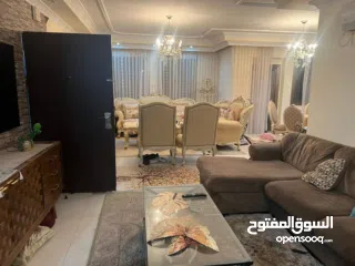  4 شقه للأيجار