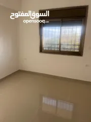  7 شقة ارضية للإيجار بموقع مميز في بيرزيت مدخل مستقل مع حديقة وصفة سيارة