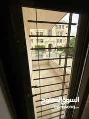  14 شقه أرضيه بجانب مدرسه الدر المنثور ام السماق