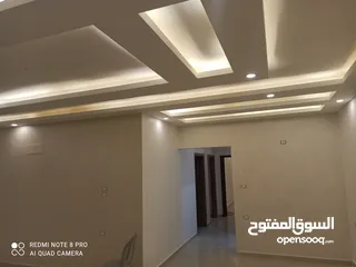  4 شقة للبيع طابق اول مساحة 180 م بالزرقاء الجديدة خلف فندق جوابرة تستحق المشاهده