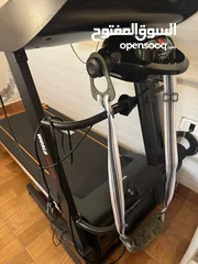  8 جهاز مشي / ركض الكهربائي- تريدميل نوع   world fitness ب عدة ميزات - مستعمل مدة قصيرة