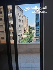  3 شقة للبيع من المالك مباشرة في خلدا خلف سجاد صيدا طابق ثاني شرقية 3 نوم مساحة 133م
