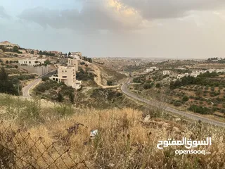  12 للبيع: أرض بإطلالة خلابة وموقع هادئ في دابوق من المالك مباشرة فيها منسوب