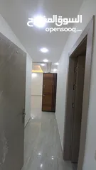  11 شقه  أرضية طابقيه  للبيع كاش او أقساط بمنطقة طريق المطار قرب  تبعد عن شارع المطار 500 متر