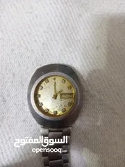  9 مجموعة انتيكات قديمة كل قطعه لها سعر وسعر خاص للمجموعة كامله