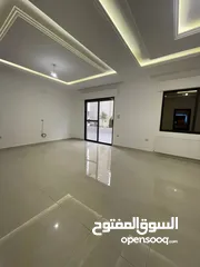  7 شقة للبيع  بمساحة فيلا 550 متر شقة شبة ارضي طريق المطار خلف مدارس العالمية