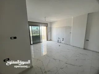  7 شقة مساحة 145 متر  بموقع مميز
