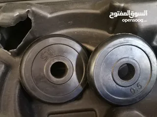  4 معدات أثقال كامله ( دامبلز حديد ) معها اضافي بار طويل للبيع بسعر حرق
