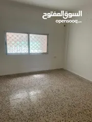  14 بيت للايجار