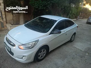  2 Hyundai accent