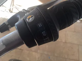  4 بسكليت بلون