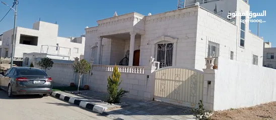  1 فيلا اربع واجهات حجر