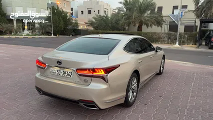  5 للبيع لكزس LS350 بحالة الوكالة