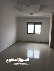  11 شقة للبيع قرب جامعة اليرموك
