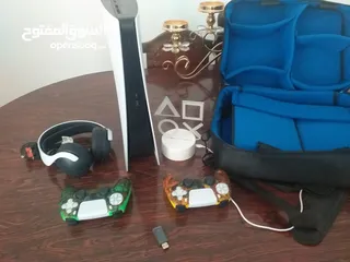 1 بليستيشن 5 مستعمل شهر مع ايدتين مع سماعة الاصليه مع كم لعبه بسعر مرتب