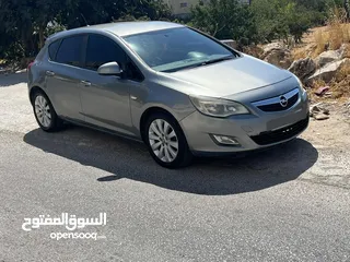  1 اوبل استرا 2011