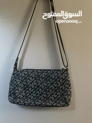  3 TOMMY HILFIGER NAVY BLUE BAG!