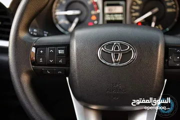  24 موديل 2023 Toyota Hilux لون سلفر اطارات المنيوم
