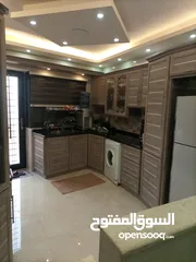  17 شقة مميزة للبيع