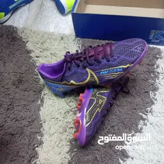  2 السلام عليكم اخوتي بوط اير زوم اصلي ونسخه لاعب للبيع نمره 42 وبلبس اكبر