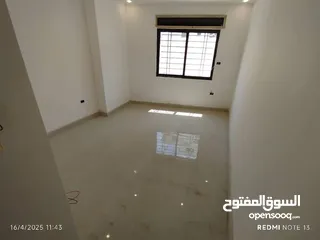  6 شقه جديده من مالك لعرسان الجبيهه حي جديد وراقي مع ترس ومدخل مستقل مشمسه بالكامل