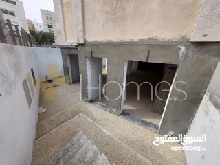  6 -معرض للايجار ذوموقع مميز في شارع عبدلله غوشة بمساحة 360 م