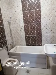  19 شقه للبيع ابونصير مطله على شارع الاردن