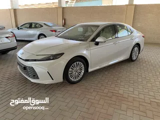  1 للبيع تويوتا كامري 2025  عداد زيرو  تحت الكفالة وارد الشركه المركزيه  بسعر 30500 دينار