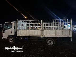  2 شاحنات نقل عام مسقط صلالة الدقم البريمي سلطان سهيل للنقل السريع اللوجستي