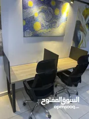  29 اثاث مكتبي كراسي شبك/ مدير جلد /طاولات اجتماعات / مكاتب فردية شبه جديد لمركز دراسي لم يعمل