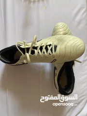  2 جزمة كورة nike tempo