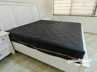  11 غرفه نوم امريكي   اشلي   ثقيله جدا جدا.    سبب البيع السفر  بسعر حرق والله بعوض  الغرفه ماببتعوض