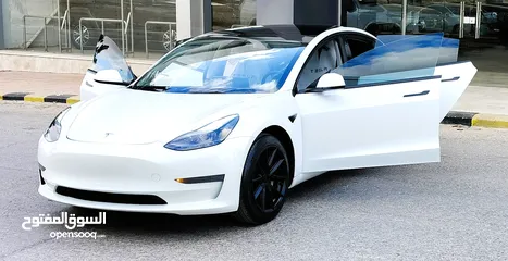  27 تيسلا 2022 model 3 فحص كامل اوتوسكور +B بدون ملاحظات بودي (كرت ابيض) بحالة الوكالة بسعر لقطة ومحرووق