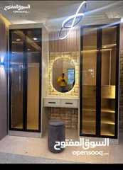  7 خزائن زجاج