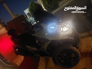  11 دراجة سكوتر كوادرو ثلاثية العجلات صناعة سويسرية محرك 350cc موديل 2019