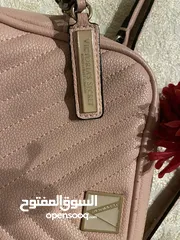  2 حقيبة فيكتوريا سيكرت بل لون الزهري الفاتح للنساء / Victoria’s secret bag in light pink for women