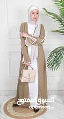  4 عباية بأناقة راقية ولمسة عصرية   لكل محبات الأناقة، هالعباية المميزة بلونها وتصميمها العصري هي ال