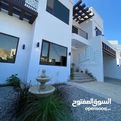  2 Beautiful 5+1 BR Villa / فيلا جميلة بديكور عريق