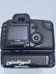  1 كاميرا Canon 5D classic + باتري گريب + عدسة 75-300